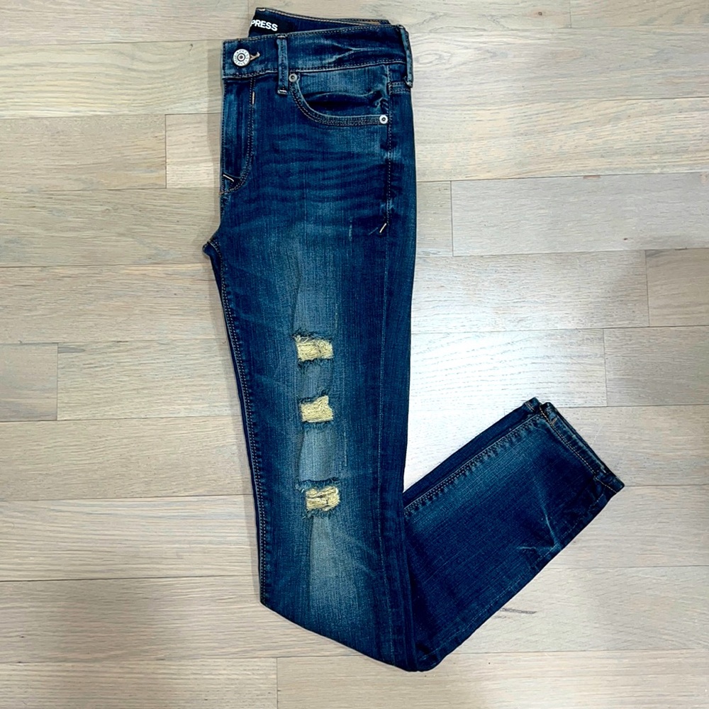 Mid-Rise Distressed Jean Legging